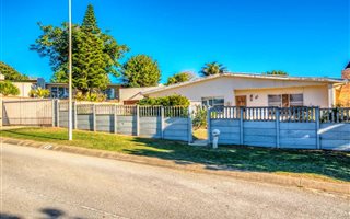 3 Bedroom House in Charlo