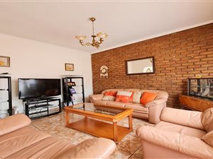 3 Bed House in Flora Park