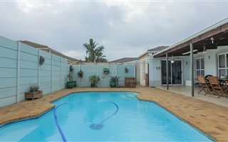 3 Bedroom House in Sunningdale