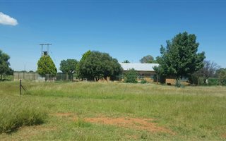 882.2 ha Farm in Dealesville