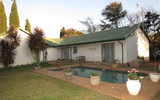 4 Bedroom House in Elarduspark
