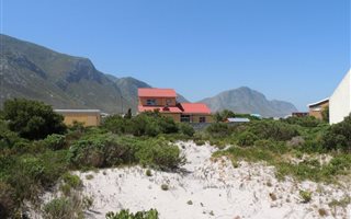 600 m² Land available in Bettys Bay