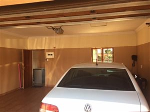 3 Bed Apartment in Akasia