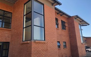 Commercial space in Waterval East