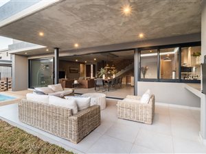 3 Bed Cluster in Waterkloof Ridge