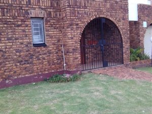 4 Bedroom House in Laudium