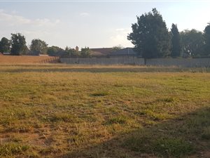 1338 m² Land available in Helikon Park