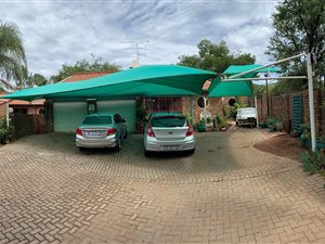 3 Bed House in Die Hoewes