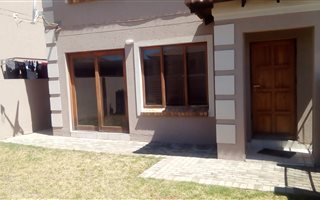 3 Bedroom Duplex in Kosmosdal