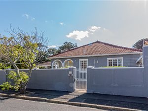 5 Bed House in Plumstead