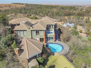 6 Bed House in Cornwall Hill