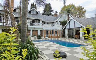 7 Bedroom House in Lakefield