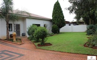 3 Bedroom House in Kanonkop