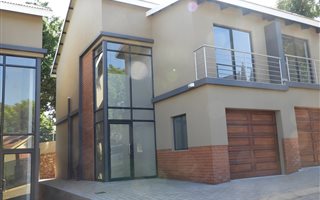2 Bedroom Townhouse in Lynnwood Manor