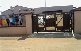 3 Bedroom House in Etwatwa