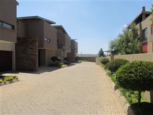 3 Bed Townhouse in Glen Eagles Estate