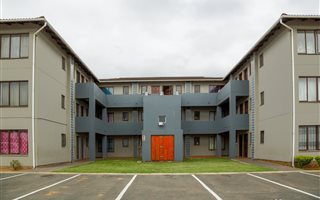 2 Bedroom Apartment in Brackenham