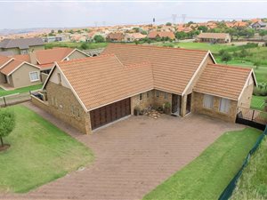 3 Bed House in Brooklands