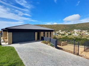 3 Bed House in Island View