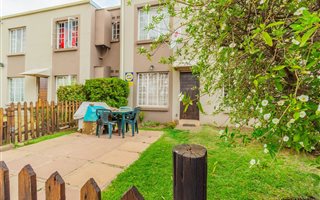 2 Bedroom Apartment in Brentwood