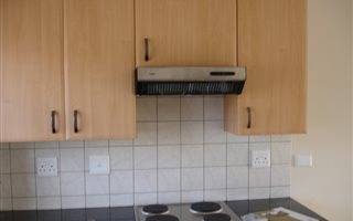2 Bedroom Townhouse in Hazeldean (Silverlakes Surroundings)