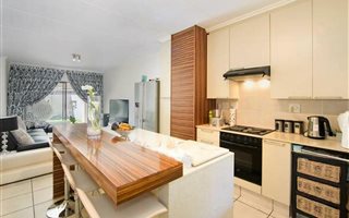 2 Bedroom Townhouse in Pineslopes