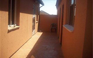 2 Bedroom House in Golden Gardens
