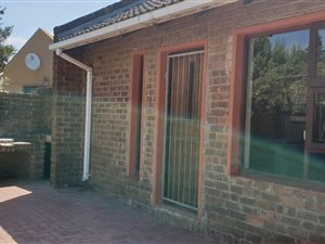 1 Bedroom Garden Cottage in Sherwood and surrounds