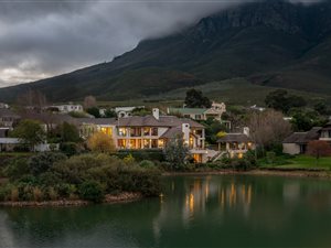 5 Bed House in Erinvale Estate