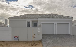 4 Bedroom House in Sunningdale