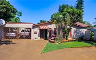 4 Bedroom House in Roseville