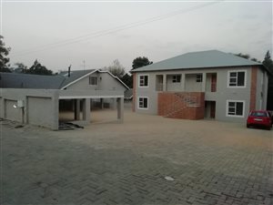 2 Bed Apartment in Waterkloof Ridge