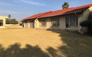 5 Bedroom House in Buccleuch