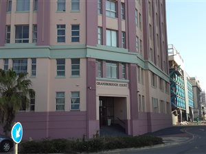 1.5 Bed Apartment in South Beach