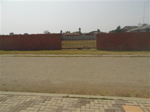 950 m² Land available in Naudeville