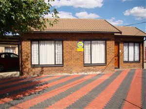 2 Bed House in Blomanda