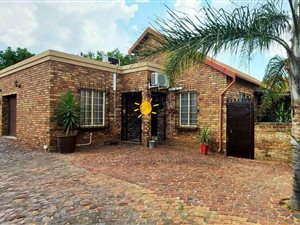 3 Bed Townhouse in Claremont
