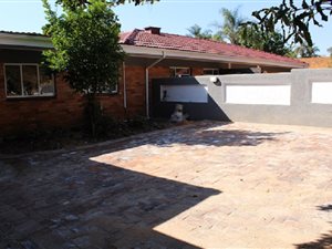 3 Bed House in Meyerspark