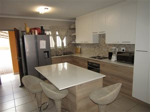 2 Bed Apartment in Montana Park