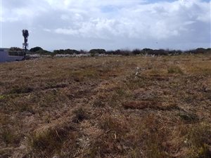 945 m² Land available in Still Bay West