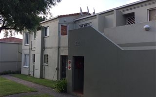 2 Bedroom Flat in Radiokop