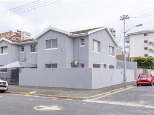 4 Bed Apartment in Sea Point
