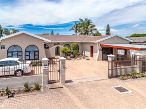 6 Bed House in Ferndale