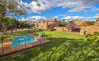 2 Bedroom Townhouse in Rietvalleirand