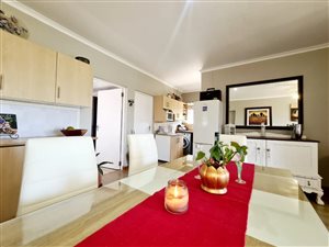 3 Bed House in Merryhill