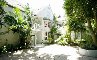 20 Bedroom House in Bunkers Hill