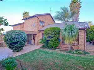 2 Bed Townhouse in Bromhof