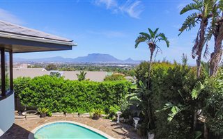 5 Bedroom House in Plattekloof