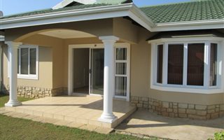 3 Bedroom Simplex in Mt Edgecombe