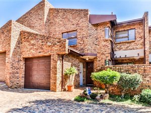 3 Bed Apartment in Bedfordview